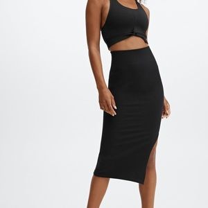 Black high-waisted ribbed seamless skirt